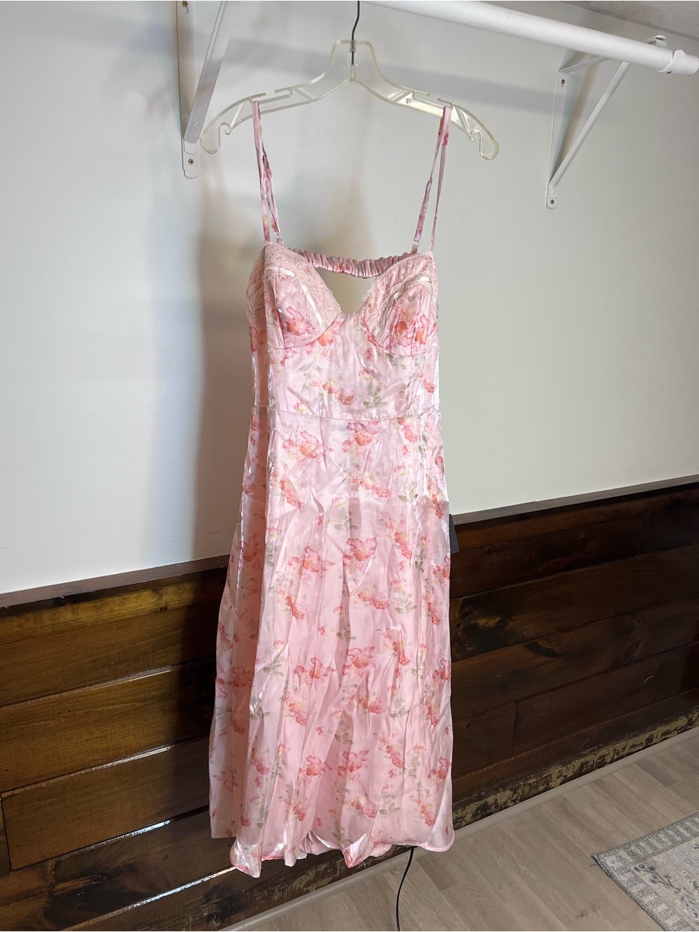 NWT Lulu’s Pink Floral Open Back Slip Dress- L